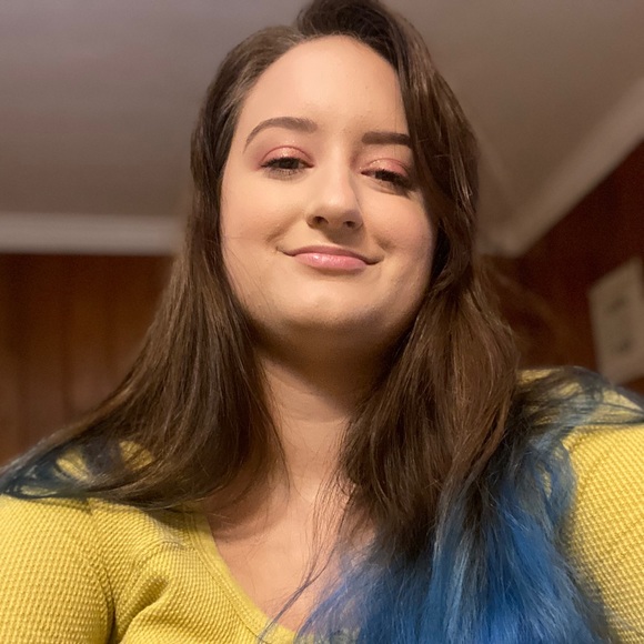 Meet your Posher, Caitlyn - Picture 1 of 1